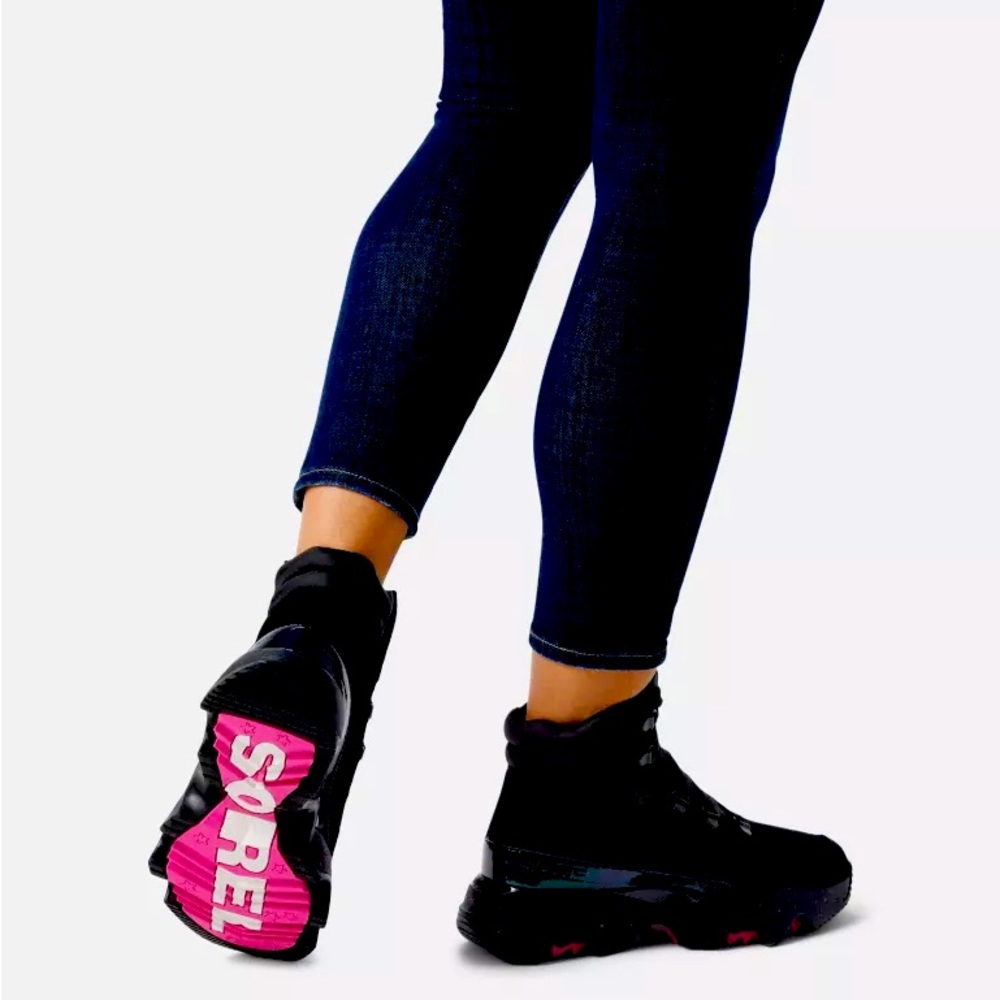 Sorel Kinetic Impact Conquest Aurora Hybrid Snow Boot - Like New - Size 8